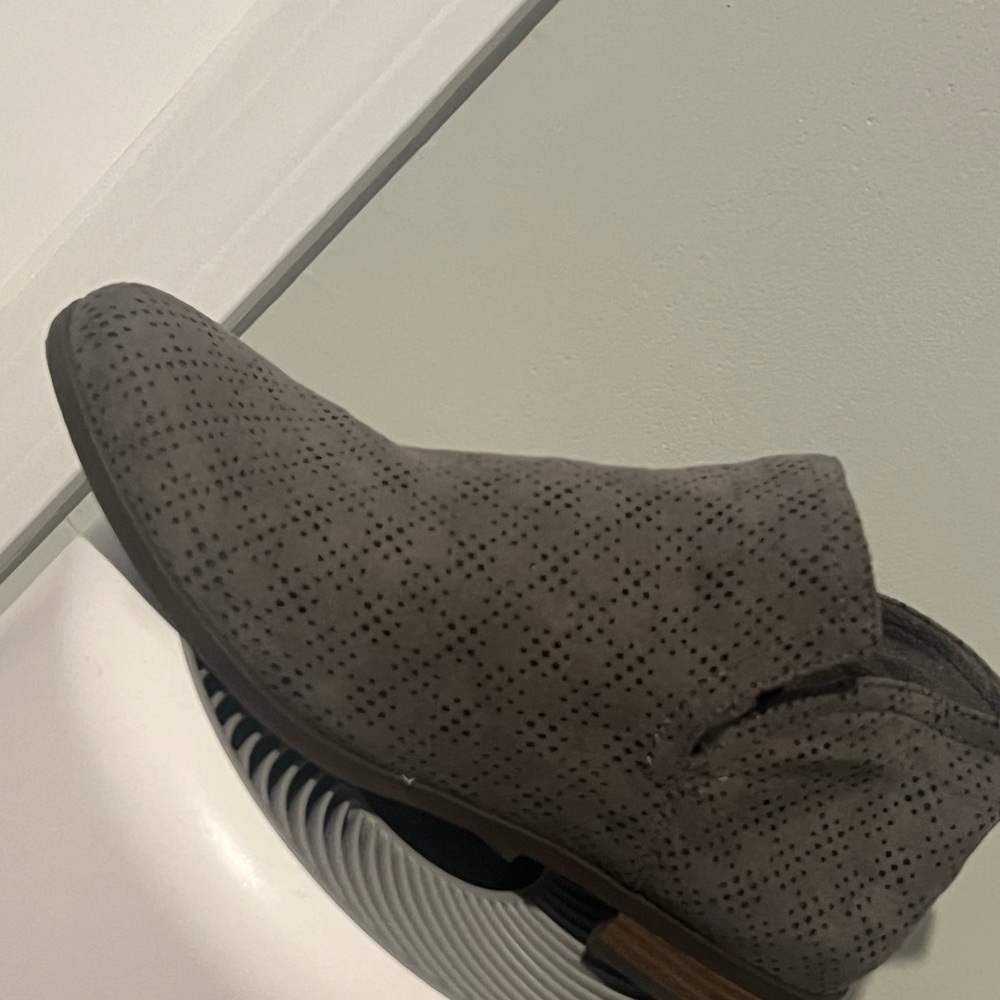 Dr. Scholl's Gray Ankle Booties Slip-On